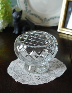 アンティーク雑貨 アンティーク花瓶 お花を楽しむガラスボウル（花器）　アンティークフラワーベース　プレスドグラス