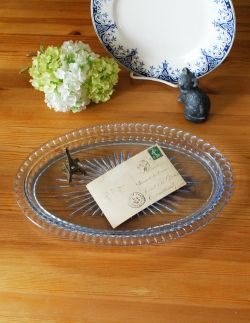 アンティーク雑貨 ブルーのガラスプレート(アンティークトレー)プレスドグラス