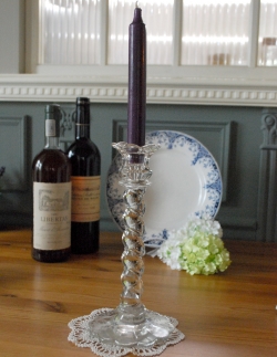 アンティーク雑貨  華やかな姿に一目惚れ、アンティークガラスのキャンドルスタンド