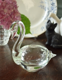 アンティーク雑貨 アンティークベル ふわんと膨らんだ可愛いガラスのスワン（白鳥）のオブジェ、アンティークプレスドグラス