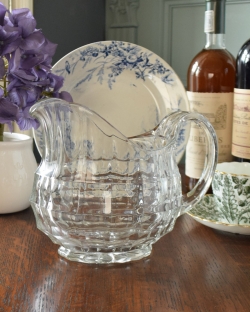 アンティーク雑貨 アンティーク花瓶 コロンと丸いシルエットが可愛いアンティークのピッチャー（プレスドグラス）