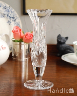 アンティーク雑貨 アンティーク花瓶 お花の美しさを際立てるガラスフラワーベース（花器）、輝くアンティークプレスドグラス