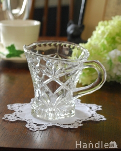 アンティーク雑貨 アンティーク花瓶 アンティークのプレスドグラス、フラワーベースにもなるガラスピッチャー