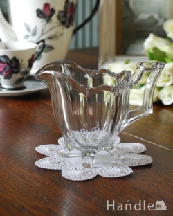 アンティーク雑貨 アンティーク花瓶 食卓を華やかに飾るミルクポット（アンティークプレスドグラス）