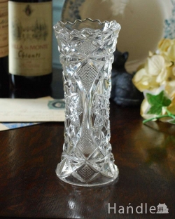 アンティーク雑貨 アンティーク花瓶 スッとしたキレイなシルエットの花器、輝くアンティークのプレスドグラス