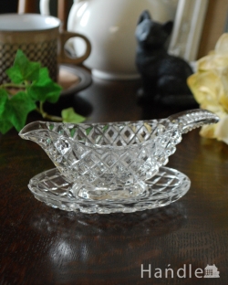 アンティーク雑貨 サラダボウル アンティーク ダイヤカットが散りばめられた、トレー付きのアンティークプレスドグラス(ソースボート)