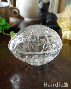 アンティーク雑貨 ジュエリーボックスアンティーク アンティークのフタ付きガラスケース（プレスドグラス）コロンとした可愛いシルエット