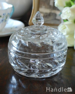 アンティーク雑貨 ジュエリーボックスアンティーク 女性らしいふんわりした形のアンティークプレスドグラス（ガラスケース）