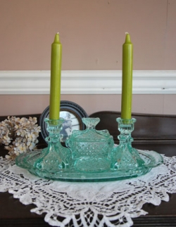 アンティーク雑貨  1940年代のアンティークのプレスドグラス