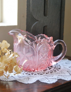 アンティーク雑貨  1940年代のアンティークのプレスドグラス