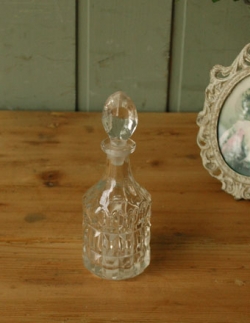 アンティーク雑貨  1940年代のアンティーク プレスドグラス 