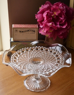 アンティーク雑貨  1940年代のアンティーク プレスドグラス 