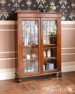 アンティーク家具 アンティークのキャビネット 英国スタイルのアンティーク家具、美しいステンドグラスの扉のブックケース 
