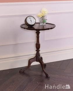 アンティーク家具 アンティークのテーブル 英国アンティーク家具、高級感が感じられる天板のワインテーブル（オケージョナルテーブル）