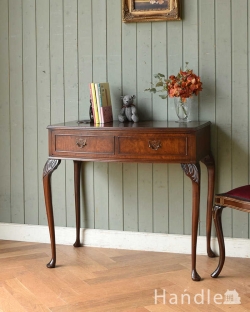 アンティーク家具 アンティークのテーブル 英国のアンティーク家具、玄関で使えるコンパクトなホールテーブル