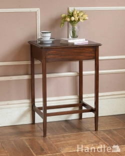 アンティーク家具 アンティークのテーブル 英国輸入のシンプルなアンティーク家具、引き出し付きのオケージョナルテーブル