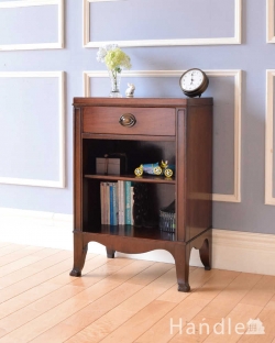 アンティーク家具 アンティークのチェスト イギリスらしいアンティーク家具、便利なベッドサイドカップボード(ペディスタルカップボード)