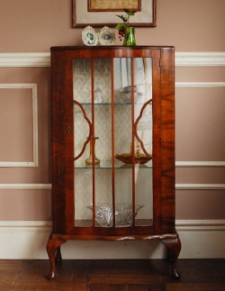 アンティーク家具  1930年代のアンティーク ガラス キャビネット