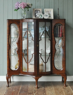 アンティーク家具  2013年06月20日にご成約済み。1940年代のアンティーク ガラスキャビネット