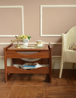 アンティーク家具  1960年代のアンティーク タイルトップサイドテーブル