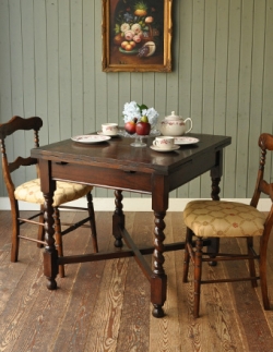 アンティーク家具  平成13年12月22日にご成約頂きました。1930年代のアンティーク ドロップリーフ テーブル