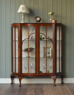 アンティーク家具 1940年代のアンティーク ガラスキャビネット