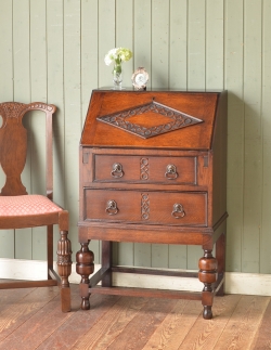 アンティーク家具 ビューロー おしゃれなアンティーク家具、英国のライティングビューロー