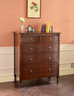 アンティーク家具  おしゃれなアンティーク英国家具、５杯引き出しのチェスト
