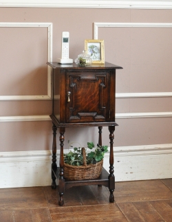 アンティーク家具  オーク材のアンティーク家具、おしゃれなペディスタルカップボード