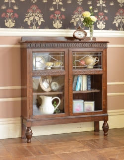 アンティーク家具 アンティークのキャビネット イギリスから届いたアンティーク家具、木製のブックケース（本棚）