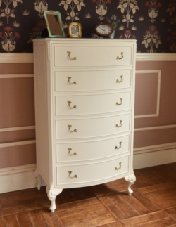 アンティーク家具 アンティークのチェスト 憧れのアンティークのフレンチ家具、真っ白な6段チェスト 