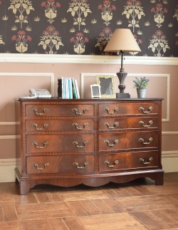 アンティーク家具 アンティークのチェスト オシャレな英国のアンティーク家具、たっぷり収納が出来るマホガニー材のチェストオブドロワーズ