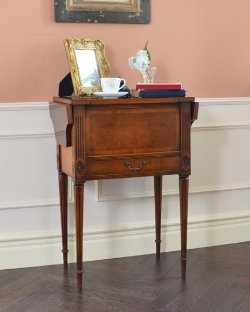 アンティーク家具 アンティークのチェスト 英国の便利なアンティーク家具、伸張式の素敵なソーイングボックス