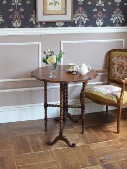 アンティーク家具 アンティークのテーブル アンティーク英国家具、オーク材のチルトアップ式オケージョナルテーブル