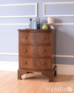 アンティーク家具 アンティークのチェスト マホガニー材のベッドサイドチェスト、小さいアンティーク家具