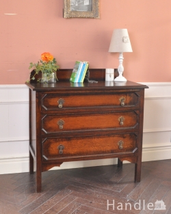 アンティーク家具 アンティークのチェスト アンティーク家具、伝統的アンティークの風格たっぷりな英国3段チェスト