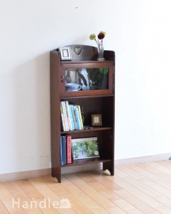 アンティーク家具 アンティークのキャビネット 英国輸入のアンティーク家具、ハートモチーフのブックシェルフ（本棚） 