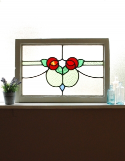 アンティーク雑貨 ステンドグラス アンティーク ２輪が仲良く寄り添うデザインが可愛い赤いバラの模様のアンティーク ステンドグラス