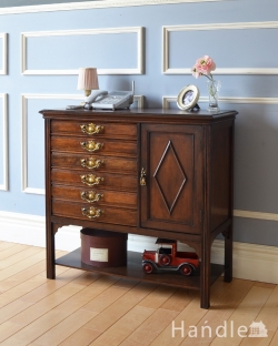 アンティーク家具 アンティークのチェスト 美しくてとっても便利、引き出しも扉も付いたアンティークファイリングチェスト