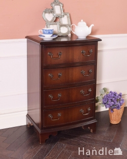 アンティーク家具 アンティークのチェスト マホガニー材を使ったおしゃれなアンティークベッドサイドチェスト（４段）