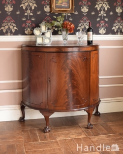 アンティーク家具 アンティークのキャビネット 英国のアンティークキャビネット、ハーフムーンの美しい木製サイドボード