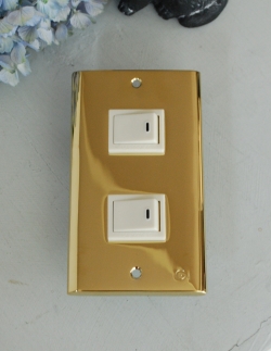 住宅用パーツ スイッチ・スイッチカバー 真鍮スイッチプレート（ダブルタイプ）電気スイッチ