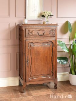 アンティーク家具 アンティークのキャビネット 一枚扉のおしゃれなアンティーク家具、フランスから届いたアンティークのフレンチキャビネット