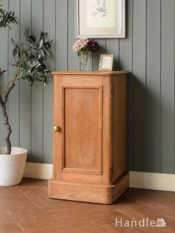 アンティーク家具 アンティークのキャビネット イギリスから届いた可愛いサイドキャビネット、オールドパイン材の小さなアンティーク家具