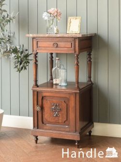 天板の大理石がとっても素敵なアンティーク家具、フランスから届いた美しいサイドキャビネット