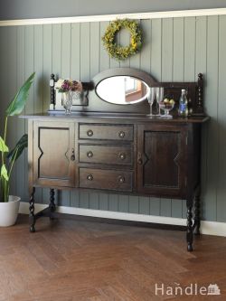 オーバル型の鏡がキラッと輝くアンティーク家具、イギリスから届いたミラーバックサイドボード(q-3463-f)