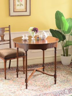 エドワーディアンスタイルの美しいティーテーブル、英国アンティークのマホガニー材のおしゃれなテーブル