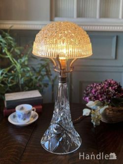 照明おしゃれ スタンドライト・スタンドランプ アンティークガラスの美しいテーブルランプ、イギリスから届いたプレスドグラスの照明