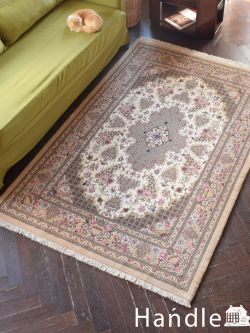 アンティーク雑貨 トライバルラグ・トルコ絨毯 ナチュラルな色の組み合わせが女性らしい、お花畑にいるようなクムのペルシャ絨毯