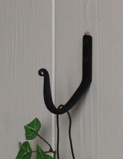 住宅用パーツ フック・フックボード シンプルなデザインの真鍮フック （Ｊタイプ・ブラック・Ｌ）